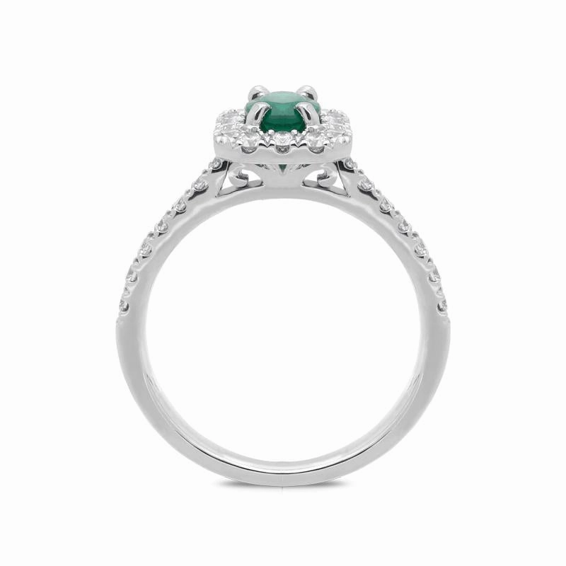 18ct White Gold 0.75ct Emerald Diamond Oval Cut Ring