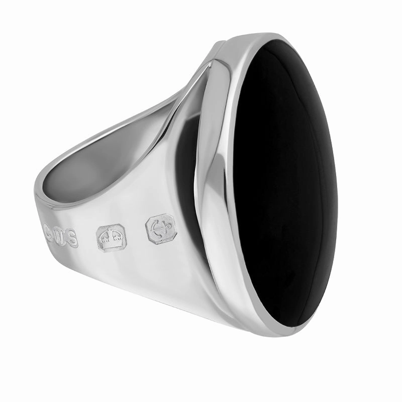 18ct White Gold Whitby Jet Queen's Jubilee Hallmark Medium Round Ring D