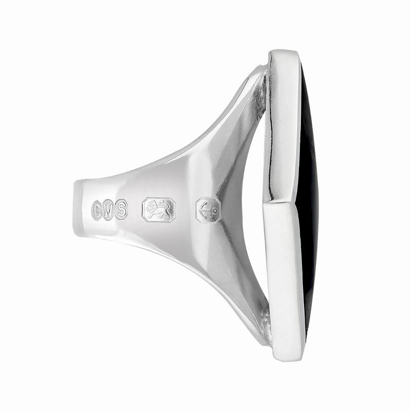 9ct White Gold Whitby Jet Queen's Jubilee Hallmark Medium Rhombus Ring D