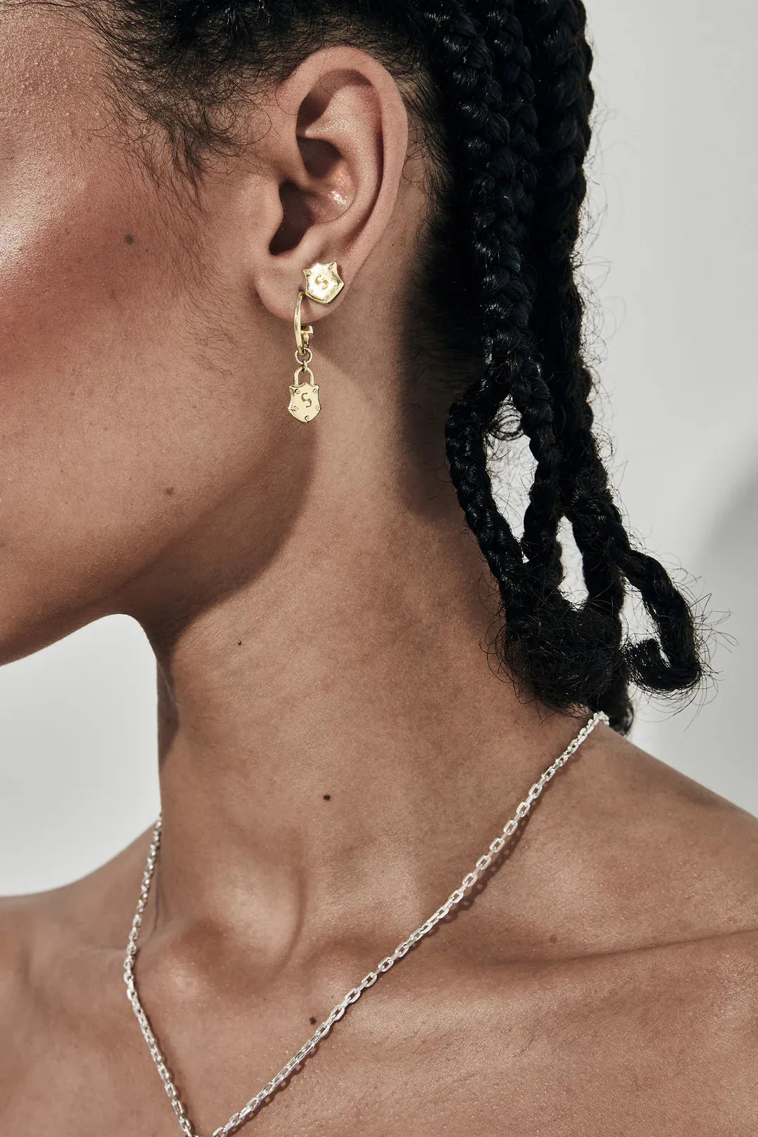Stolen girlfriends Club - Shield Anchor Earrings Gold Plated
